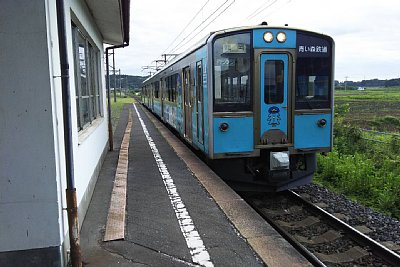 青い森701系電車