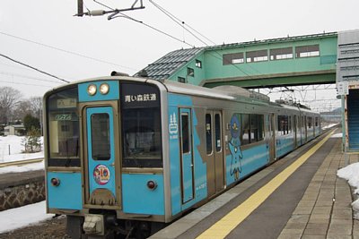 青い森701系電車