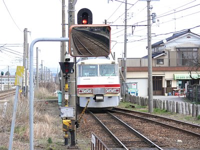 16010系は、元は西武鉄道の5000系レッドアローです