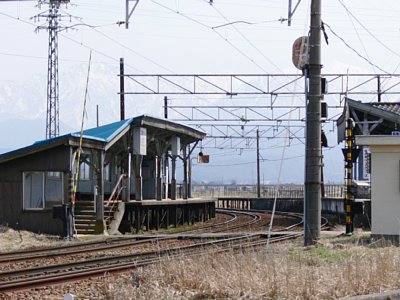 本線ホーム