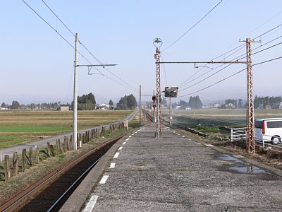 月岡駅ホーム