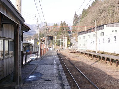 元々は相対式ホームでした