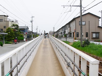 入口のスロープはかなり長い