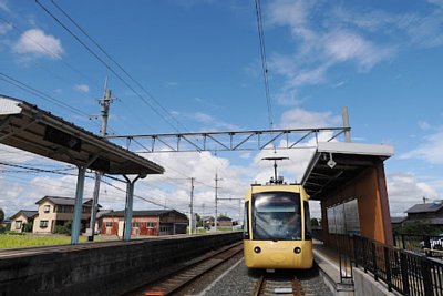 福井鉄道福武線直通列車専用の低床ホーム