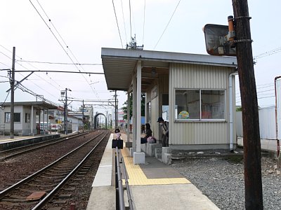 各ホームに待合所あり