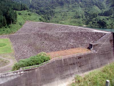 布施川ダム全景