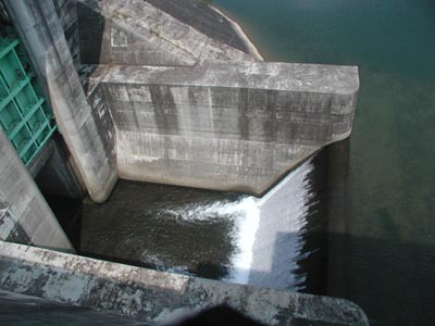 洪水吐