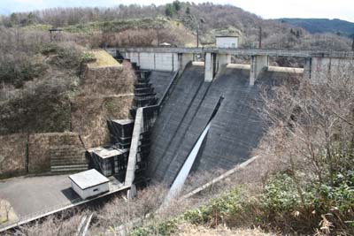 八ケ川ダム全景