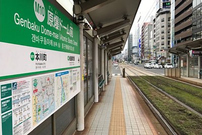 ホームに上屋があります