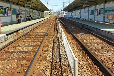 奥の方に渡り線あり