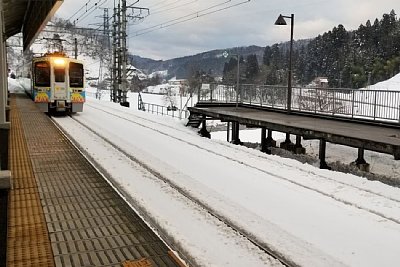 虫川大杉駅に間もなく到着