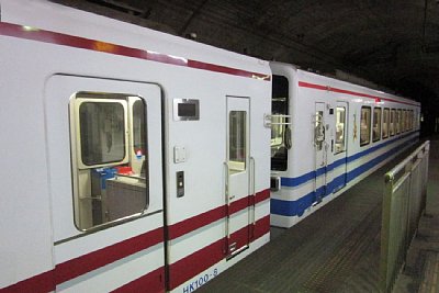 HK100型普通列車