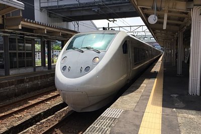 681系が停車しました