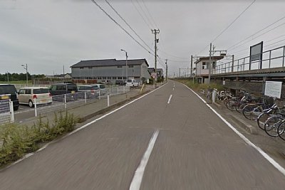 ホームそばには自転車がずらりと