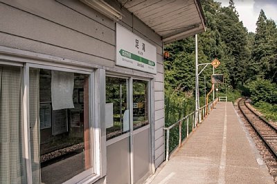 ホームにある待合所