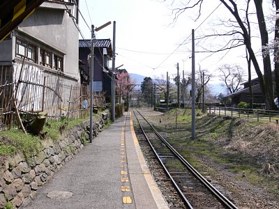 ホームの先は行き止まり