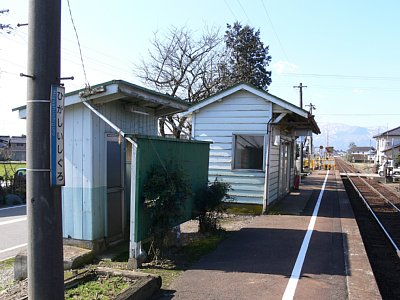 東石黒駅ホーム