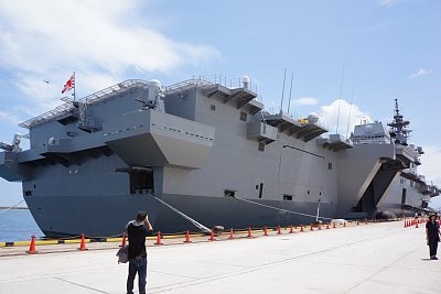 艦尾から見た「かが」