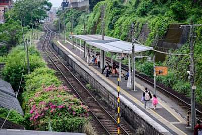 南鹿児島駅ホーム