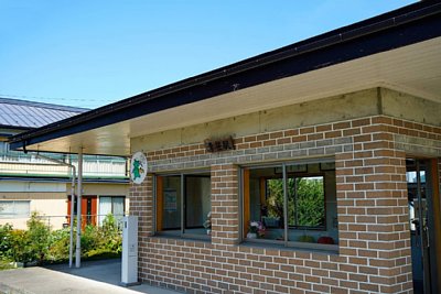 駅舎はレンガ造り