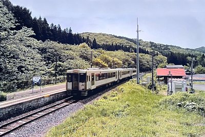 キハ100形気動車