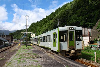 キハ100形気動車