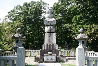 源平供養塚