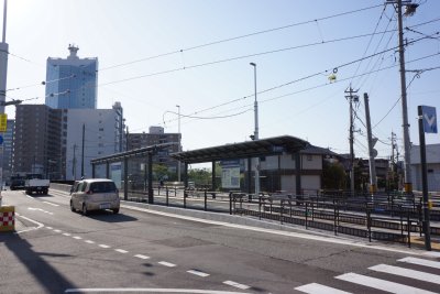 駅の東側に横断歩道