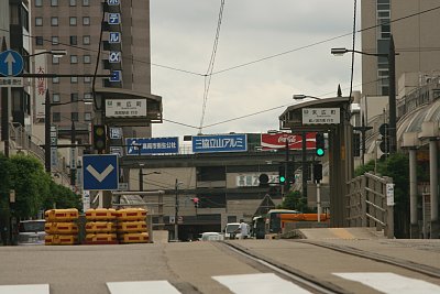 末広町停留場を下り側から