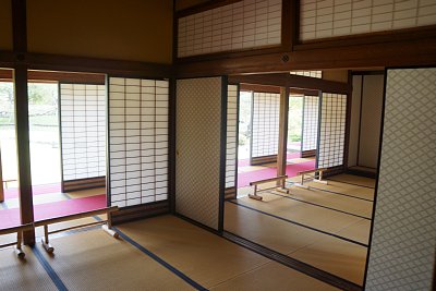 御次の間