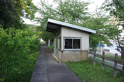 ホームはきれいに整備されています