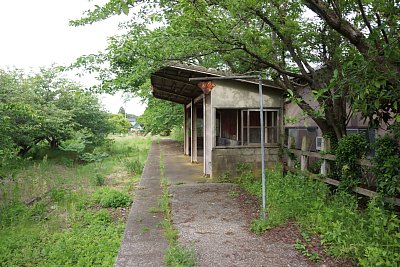 ホームには待合所がありました