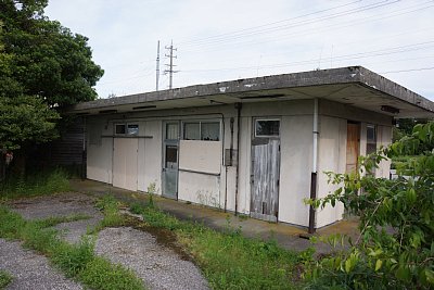 駅舎の裏側