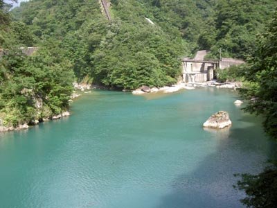 ダム湖