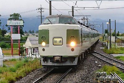 189系電車が回送