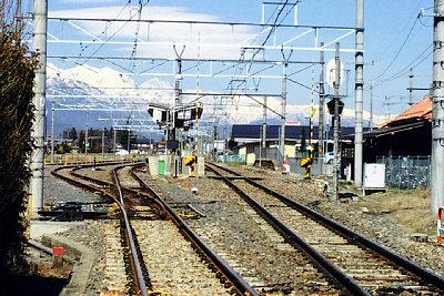駅構内と構内踏切