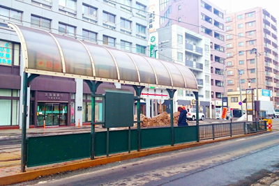行啓通停留場ホーム