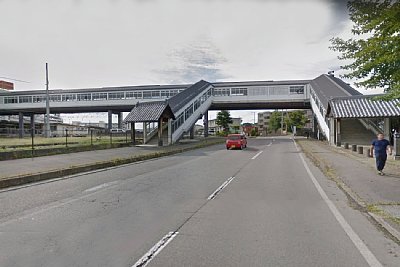 自由通路で駅から小諸城跡で移動できます