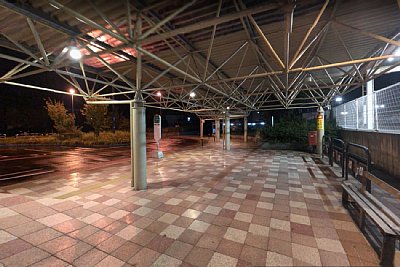 夜の矢代田駅