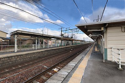ホームは長大です