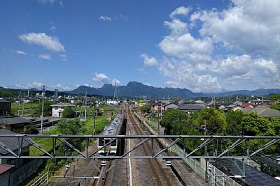 211系電車が出発しました
