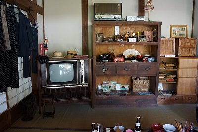 縁日仲見世 玉緒の家内部