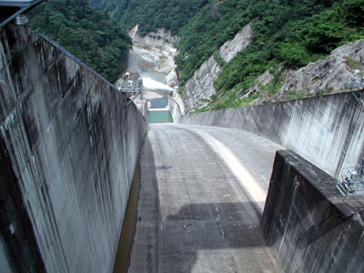 減勢工と導流部