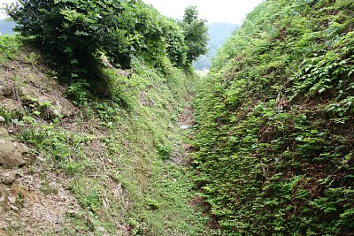 国史跡　鳥越城跡空堀