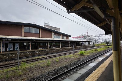 駅舎とホーム
