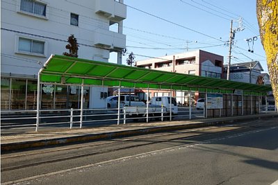 運動公園前停留場ホーム