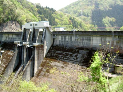 我谷ダム全景