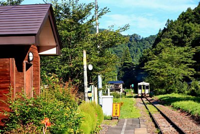 駅舎とホーム